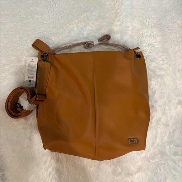 Lug Plunge Satin Luxe VL Carry-All Crossbody Bag- Cappuccino NWT - Picture 1 of 5